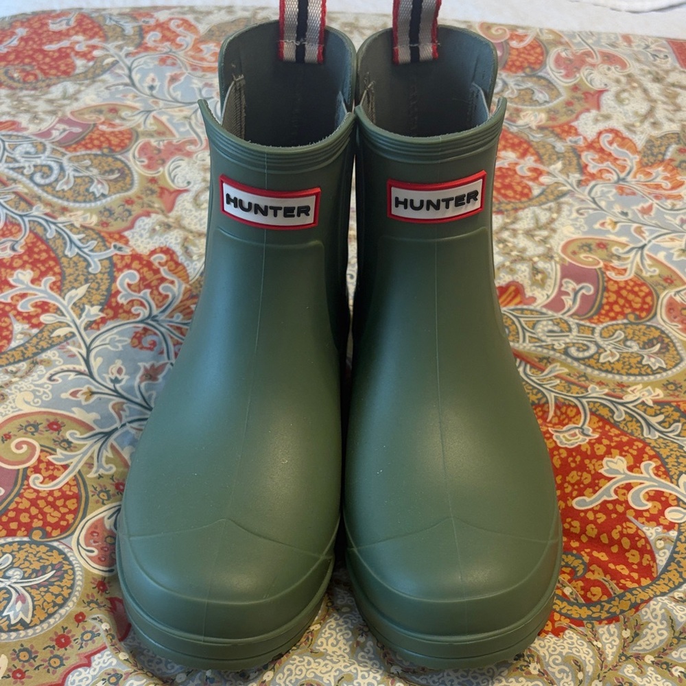 HUNTER RAINBOOTS- size 6 - Picture 2 of 7